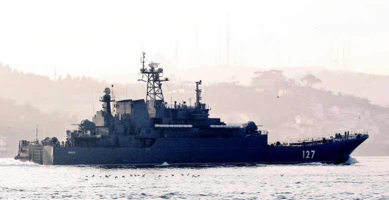 Ρωσικά πολεμικά περνούν τα Στενά του Βοσπόρου: Μεγάλη κινητικότητα πέριξ της Κυπριακής ΑΟΖ – Ωρα μηδέν στην Α. Μεσόγειο – Εικόνες